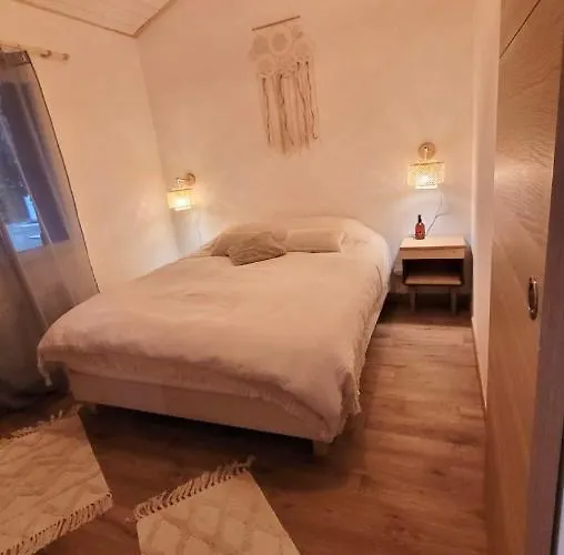 Le Cosy Porgeais * لو بورغ